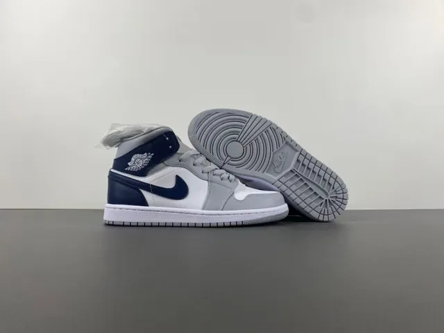Air Jordan 1 Gray Navy High-Top Leather-Paneled Basketball Shoes 12