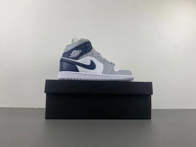 Air Jordan 1 Gray Navy High-Top Leather-Paneled Basketball Shoes 15