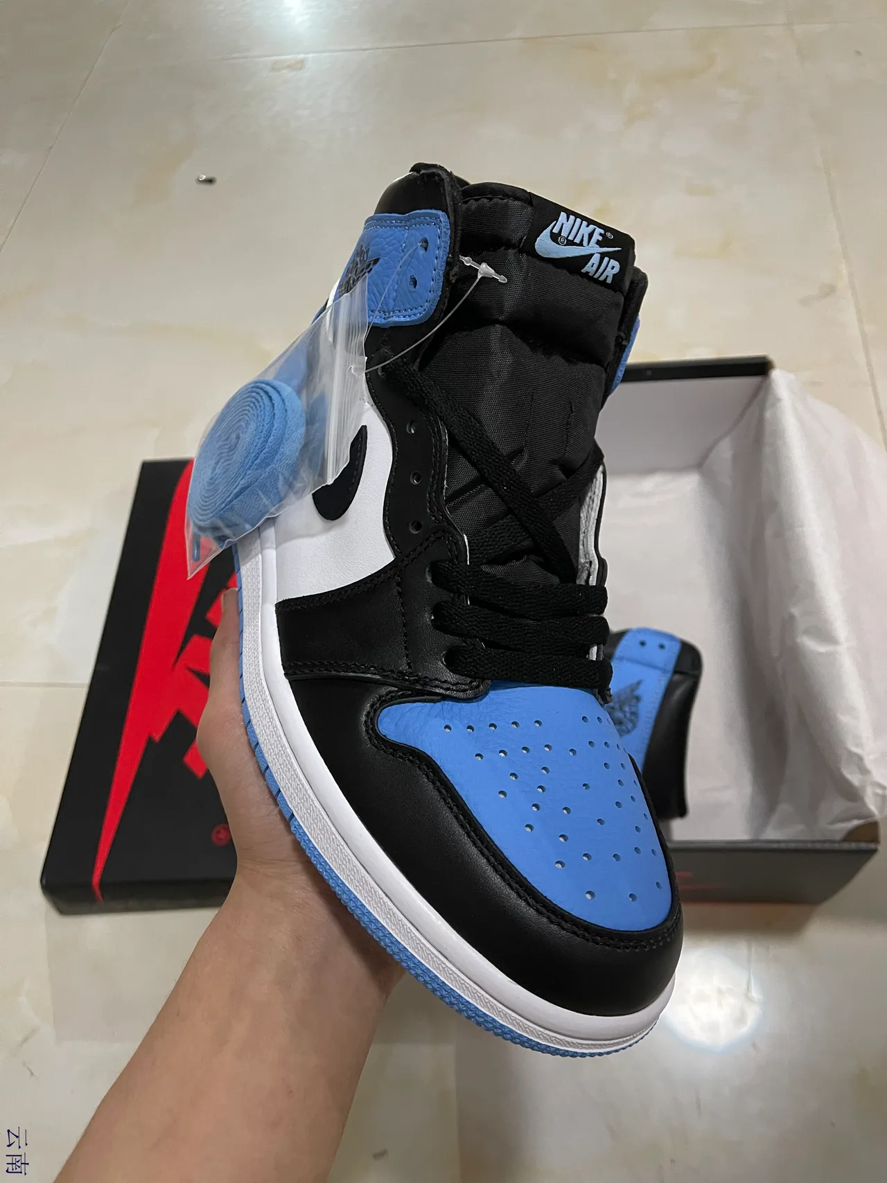 Air Jordan 1 High Black White University Blue Basketball Shoes 2