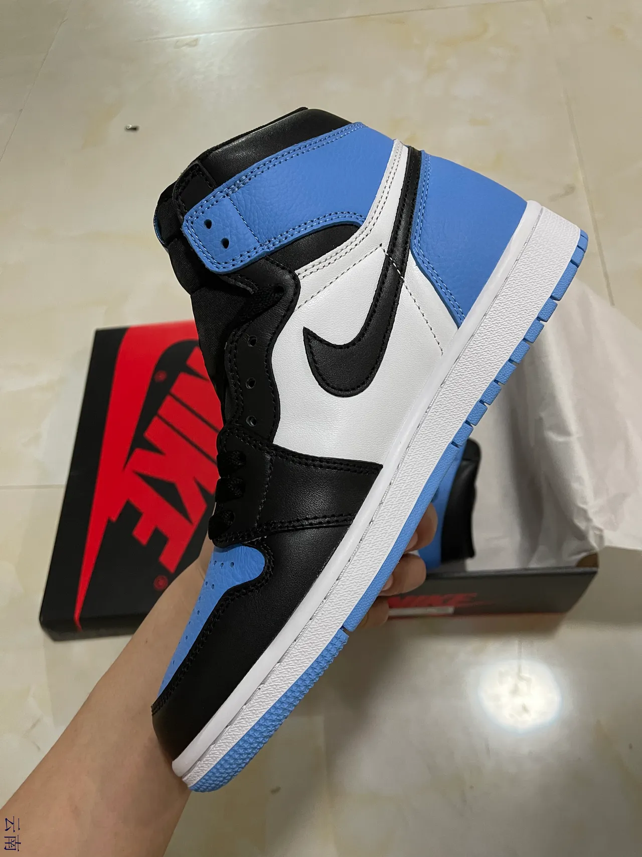 Air Jordan 1 High Black White University Blue Basketball Shoes 4
