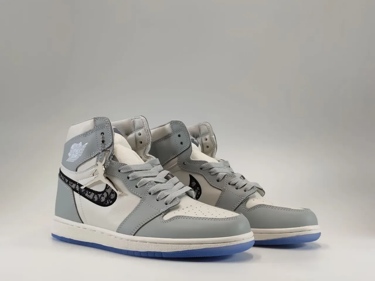 Air Jordan 1 High Tênis de Basquete Cinza Claro Branco Azul Translúcido 6