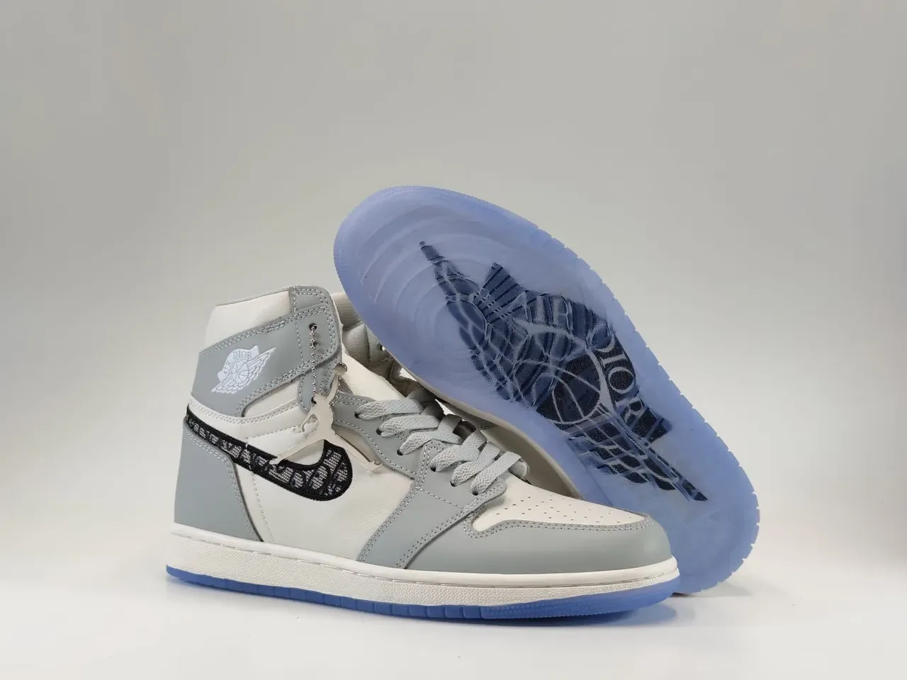 Air Jordan 1 High Tênis de Basquete Cinza Claro Branco Azul Translúcido 7