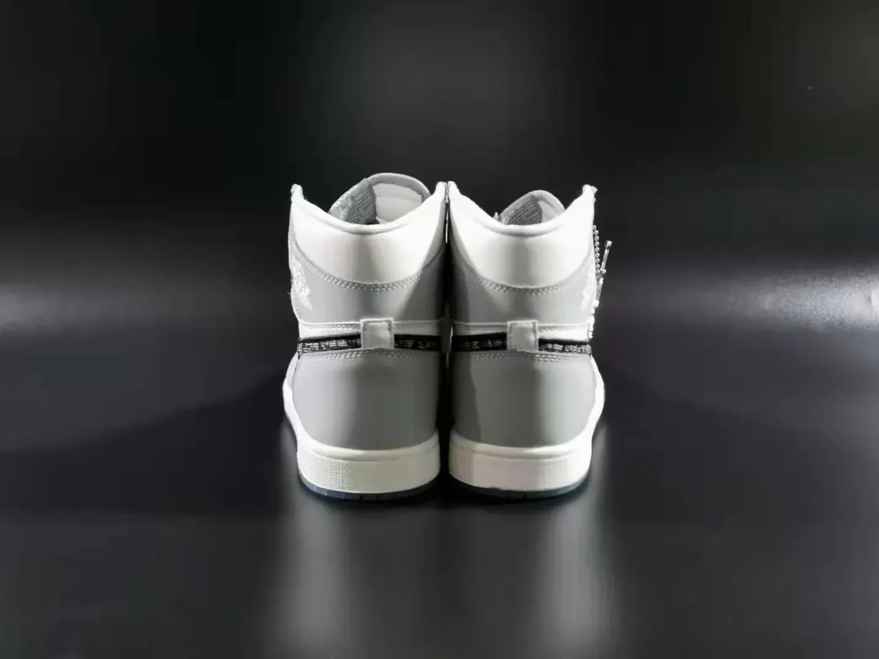Air Jordan 1 High Tênis de Basquete Cinza Claro Branco Azul Translúcido 10