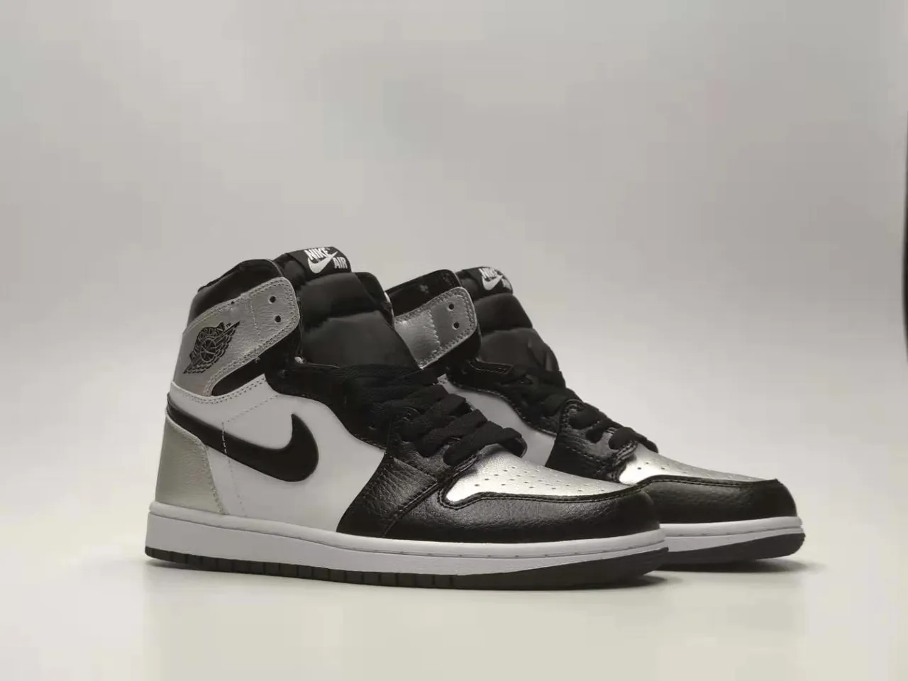 Air Jordan 1 High Metallic Silver Black White Basketball Shoes 3