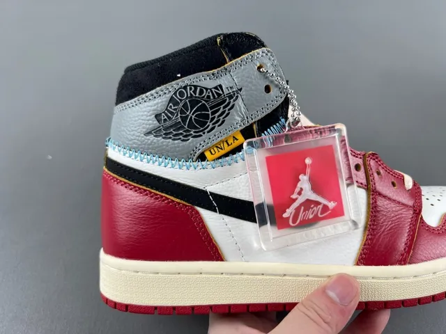 Air Jordan 1 High chaussures de basketball rouge blanc noir 3