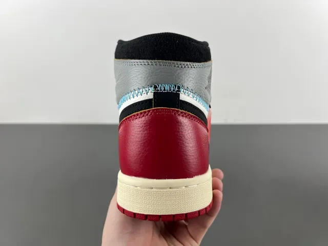 Air Jordan 1 High chaussures de basketball rouge blanc noir 4