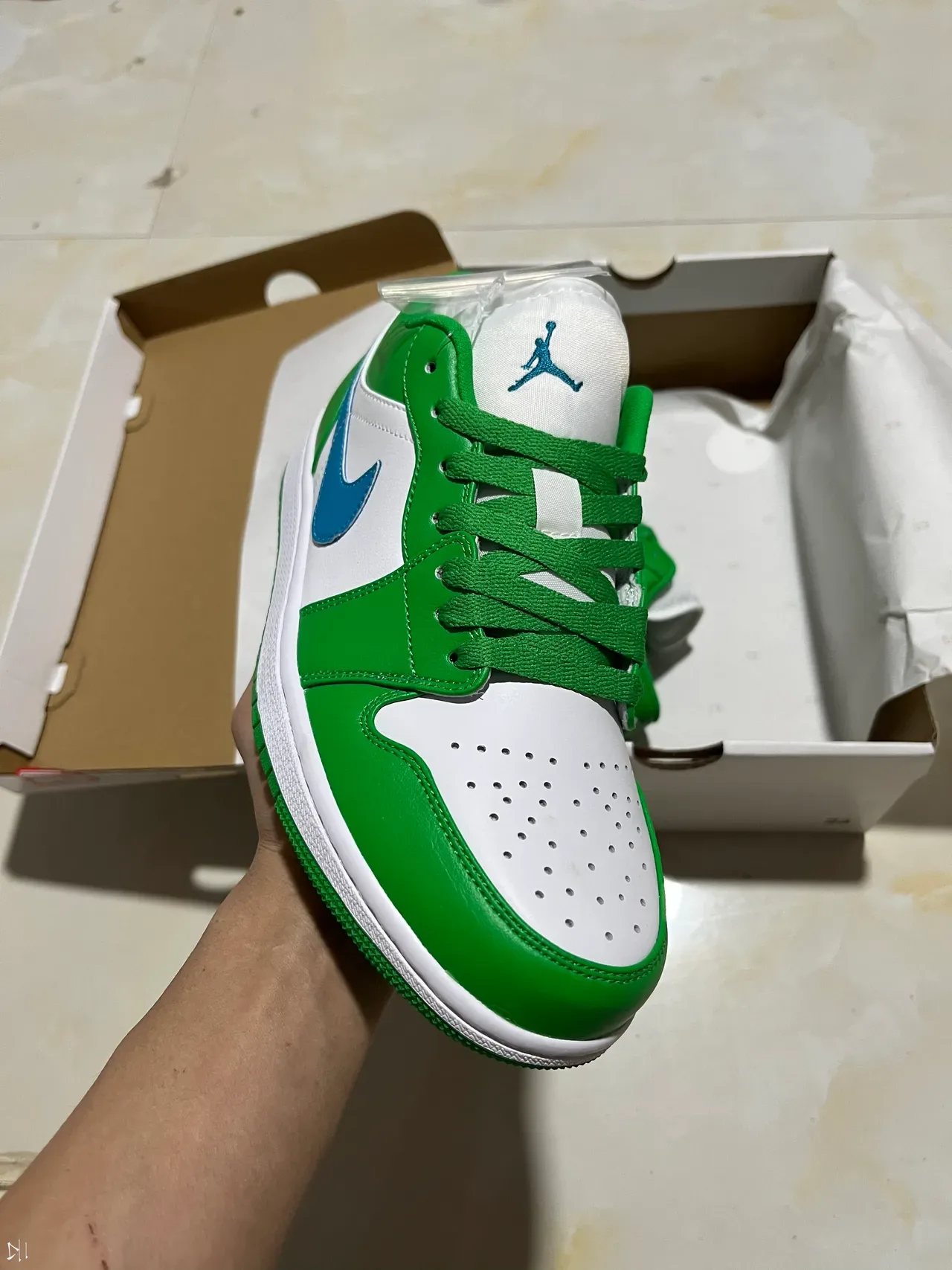 Zapatillas lifestyle Air Jordan 1 Low verde blanco azul 2