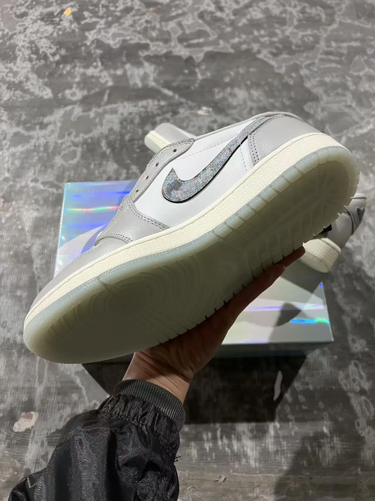 Air Jordan 1 Low Light Gray Iridescent Swoosh Lifestyle Sneakers 6