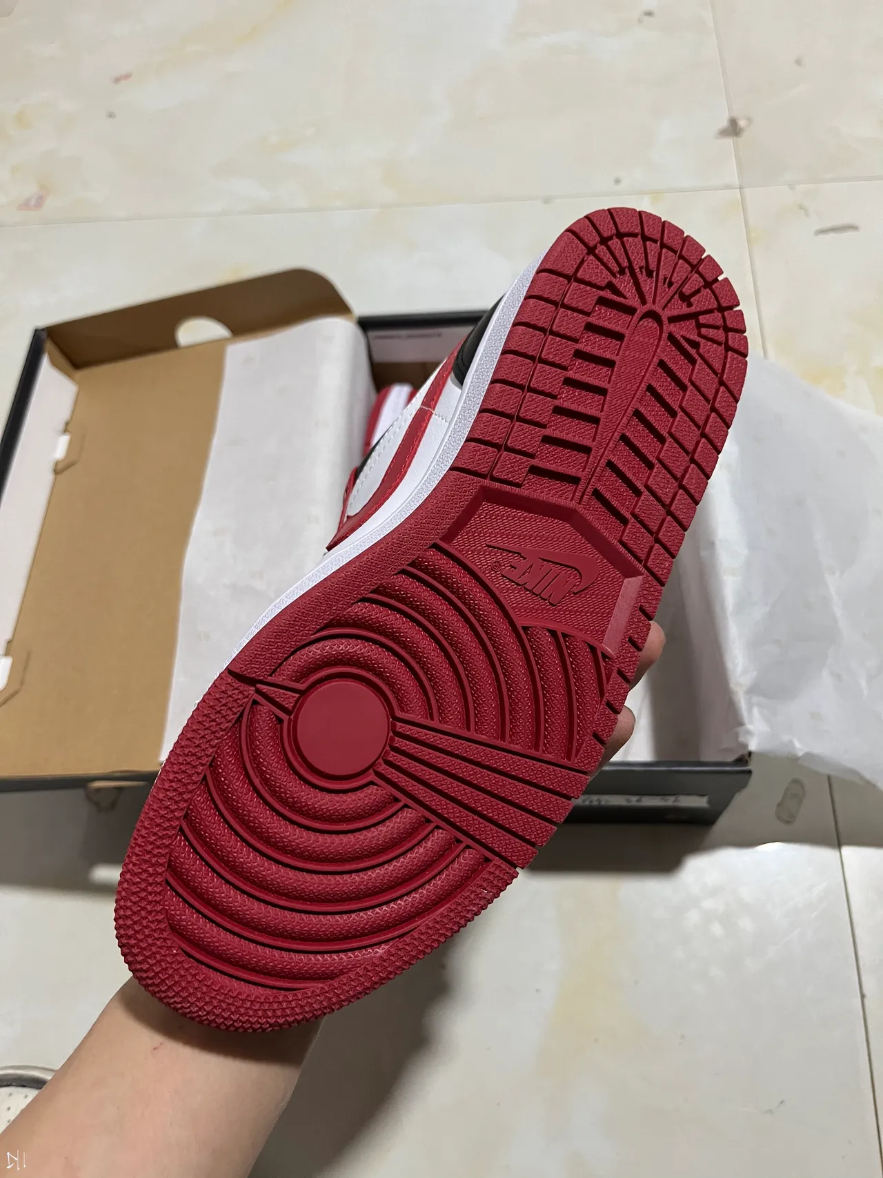 Air Jordan 1 Low White Red Black Basketball Shoes 5
