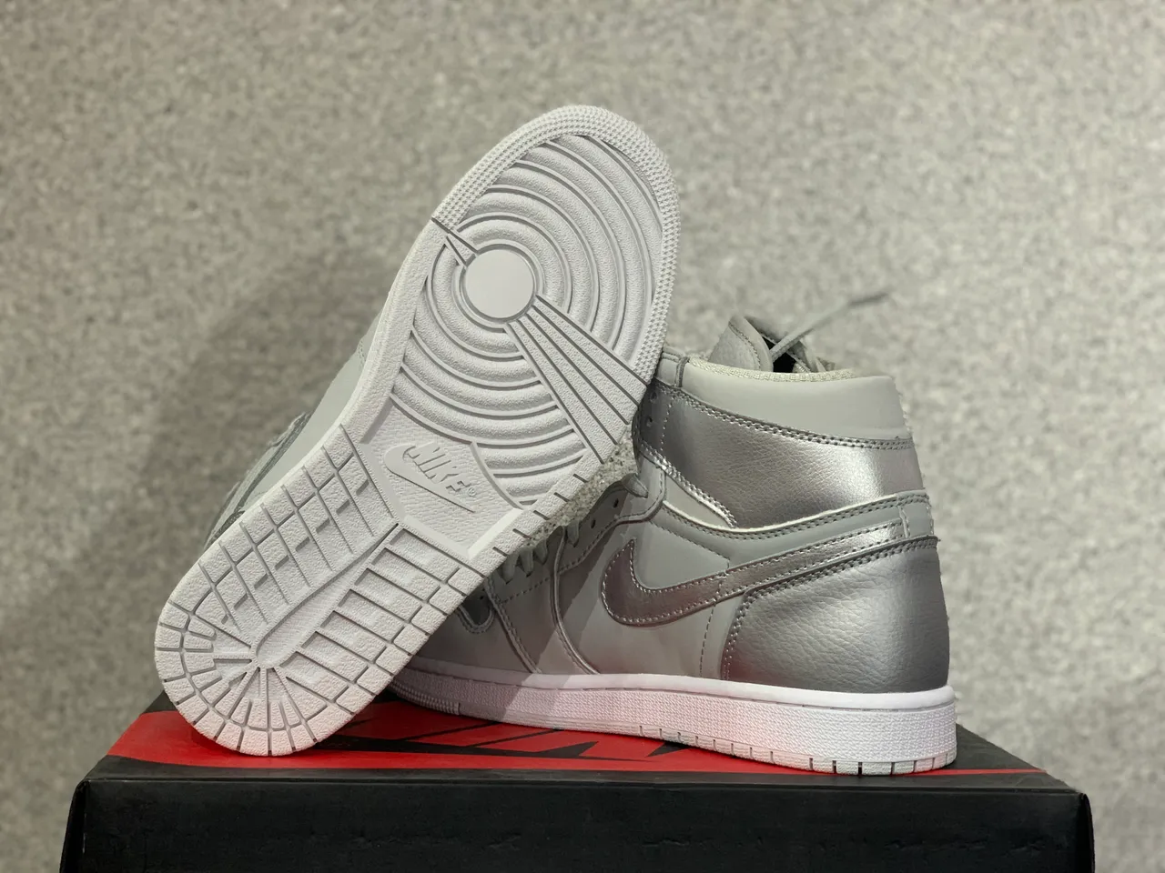Air Jordan 1 Metallic Silver High-Top Basketball Shoes 2