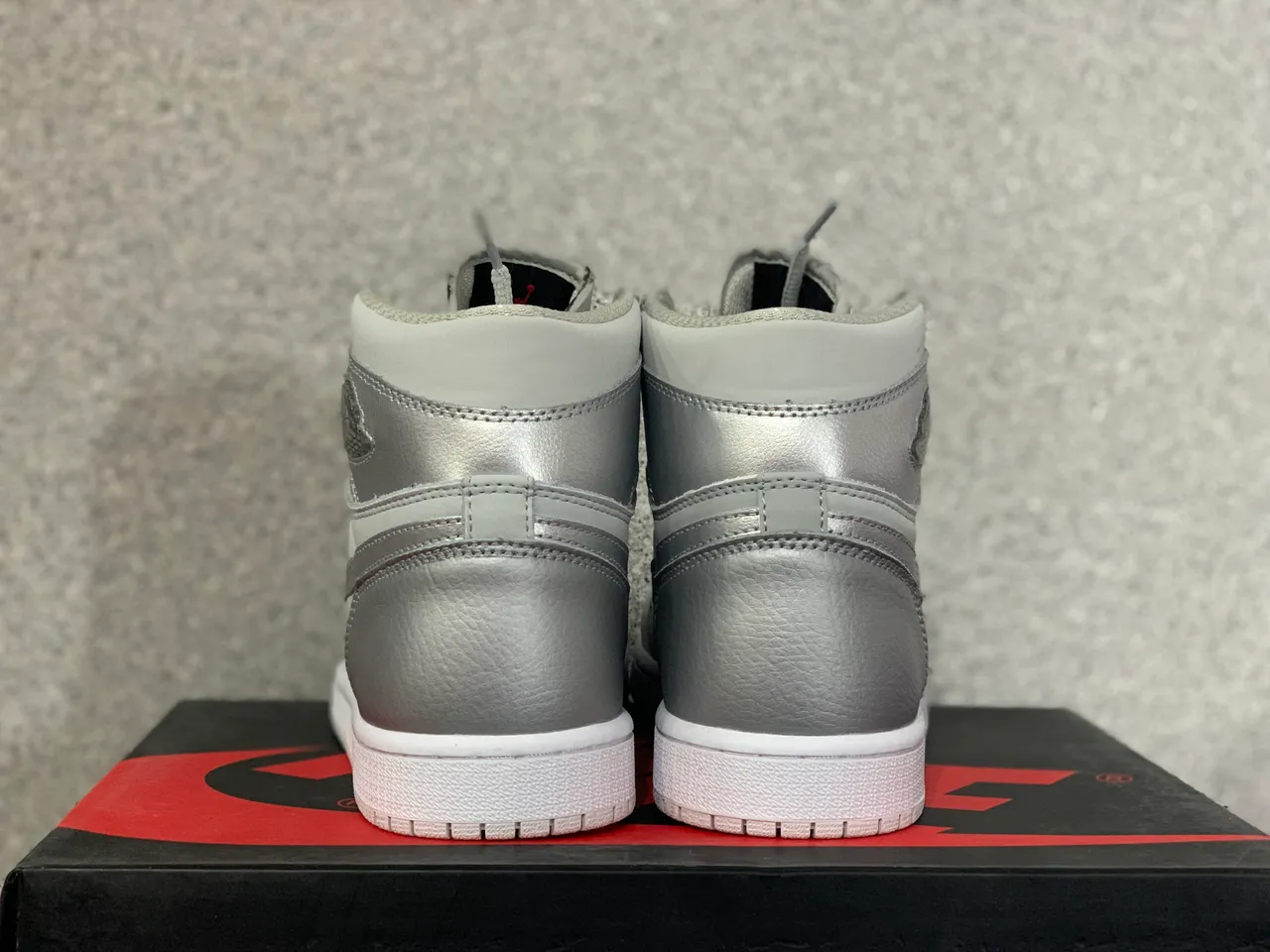 Air Jordan 1 Metallic Silver High-Top Basketball Shoes 3