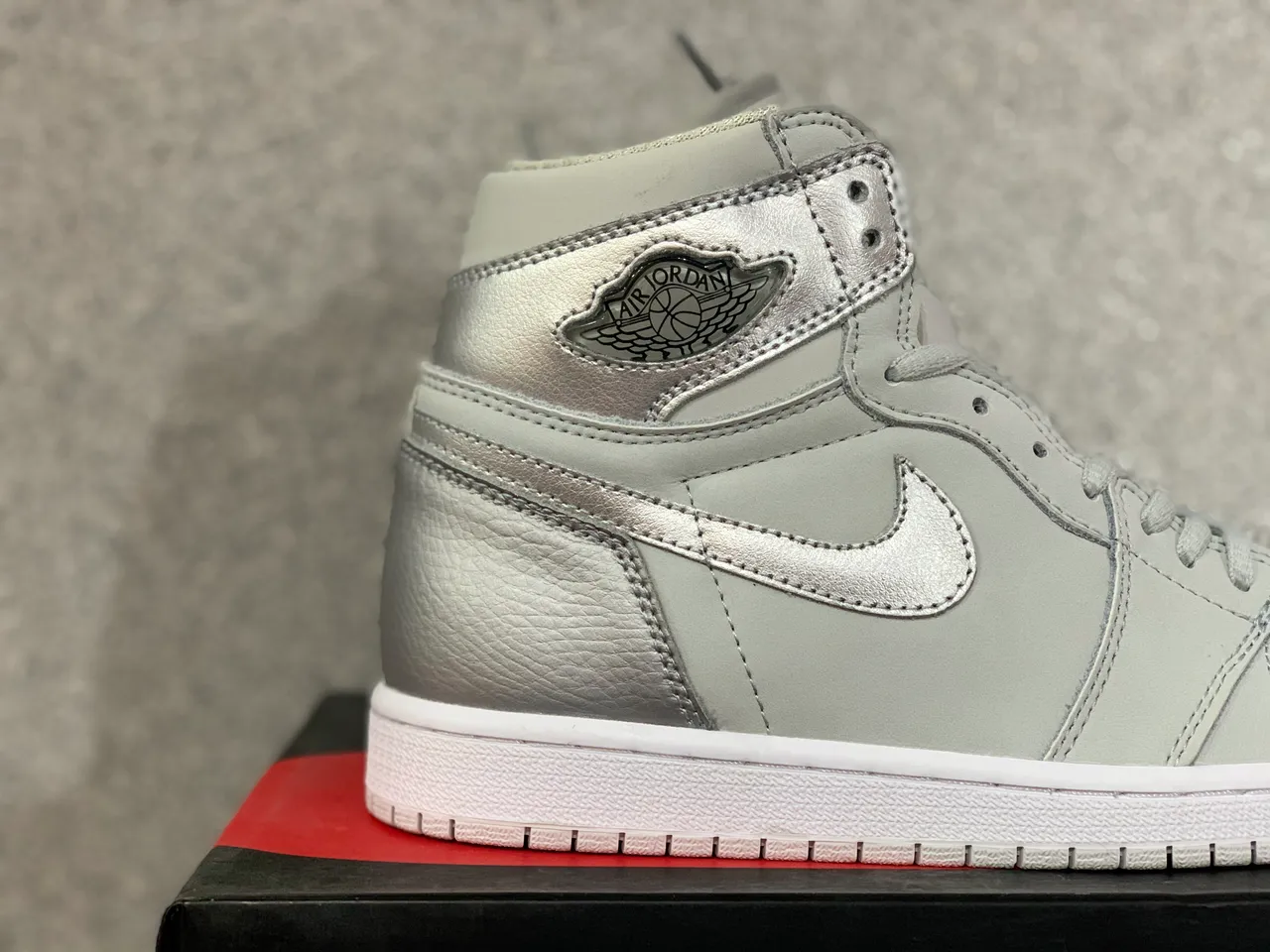 Air Jordan 1 Metallic Silver High-Top Basketball Shoes 6