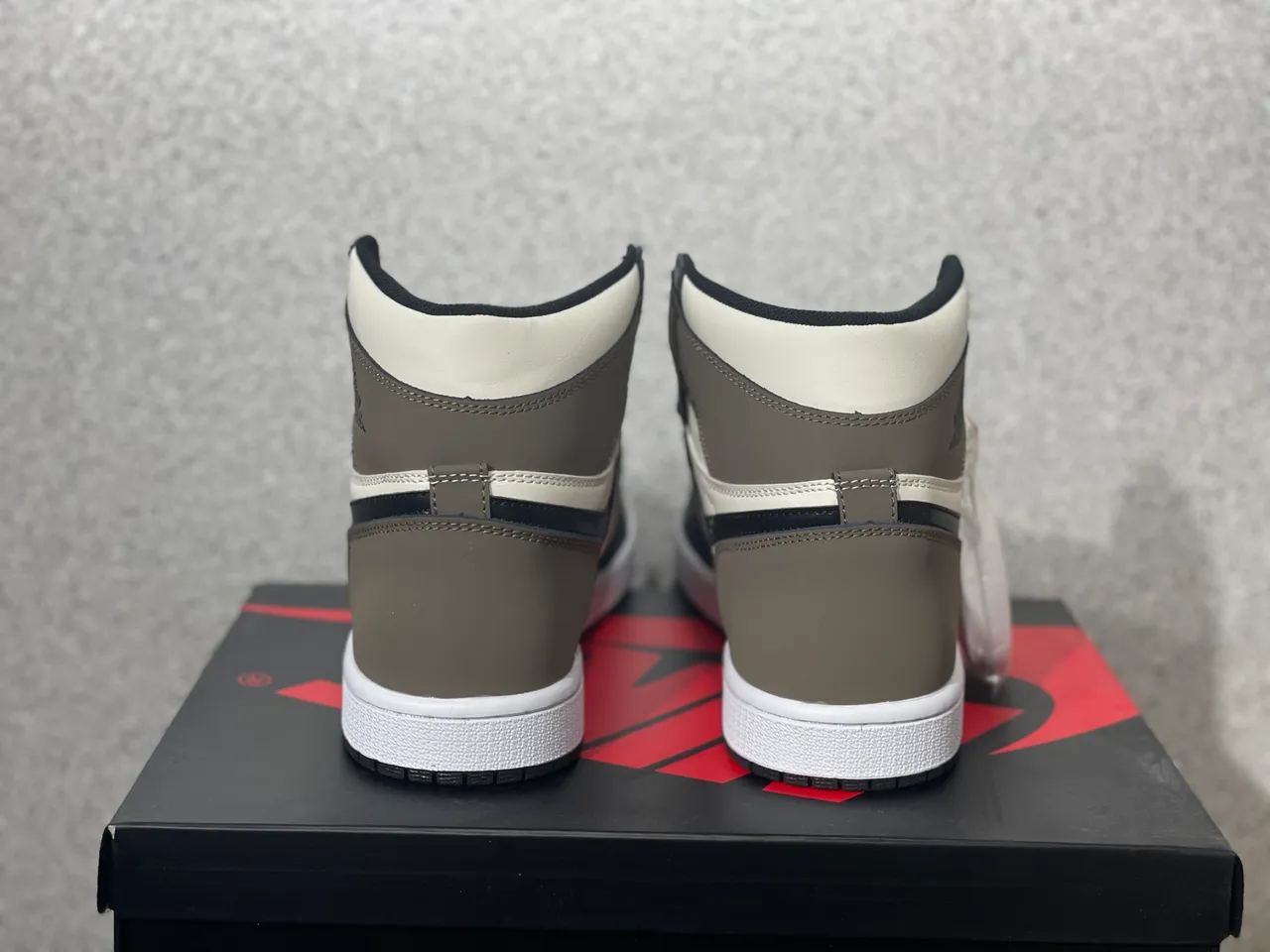 Air Jordan 1 White Black High-Top Leather-Suede Hybrid Basketball Shoes 3