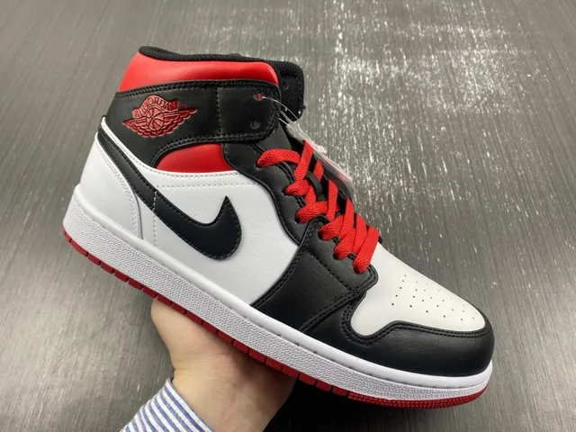 Air Jordan 1 White Red High-Top Perforated Toe Basketball Shoes 4