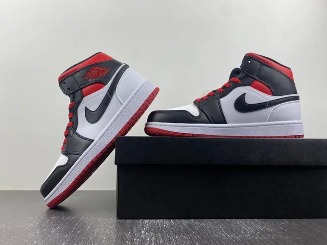 Air Jordan 1 White Red High-Top Perforated Toe Basketball Shoes 14