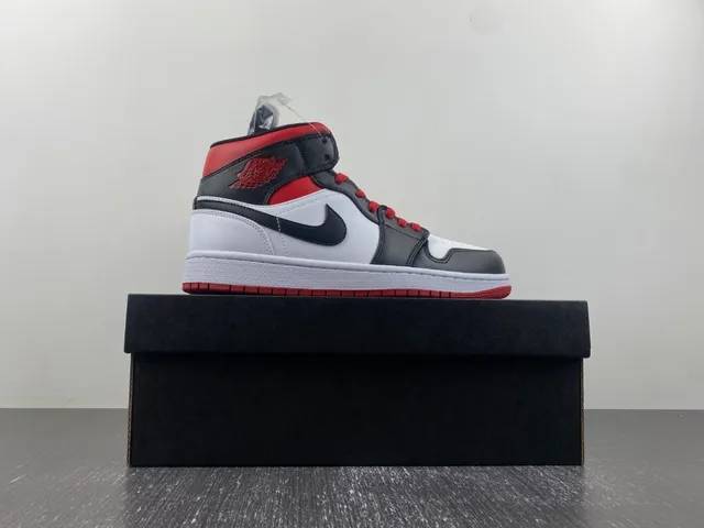 Air Jordan 1 White Red High-Top Perforated Toe Basketball Shoes 16