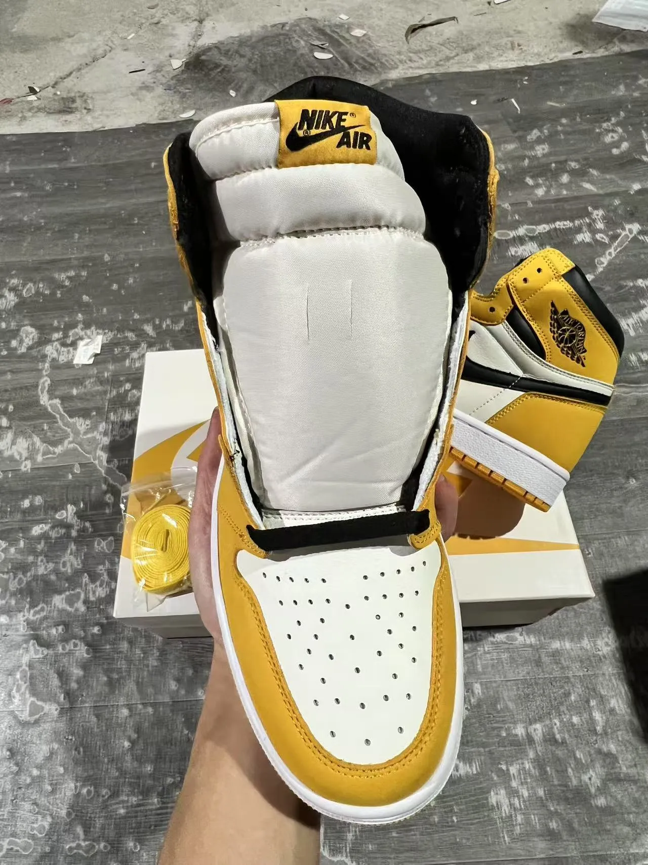 Air Jordan 1 Yellow Black High-Top Leather Upper Basketball Shoes 3
