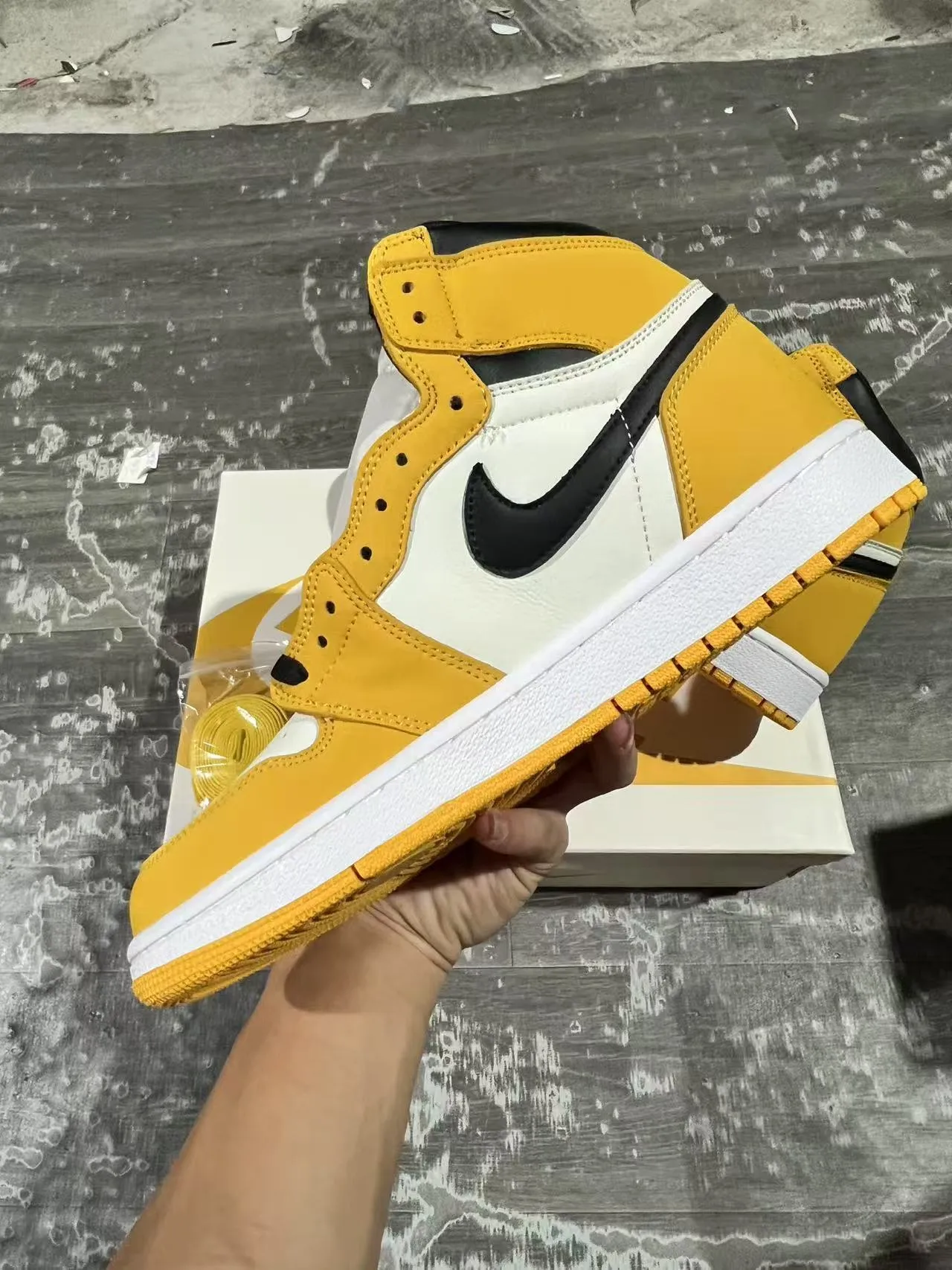 Air Jordan 1 Yellow Black High-Top Leather Upper Basketball Shoes 5