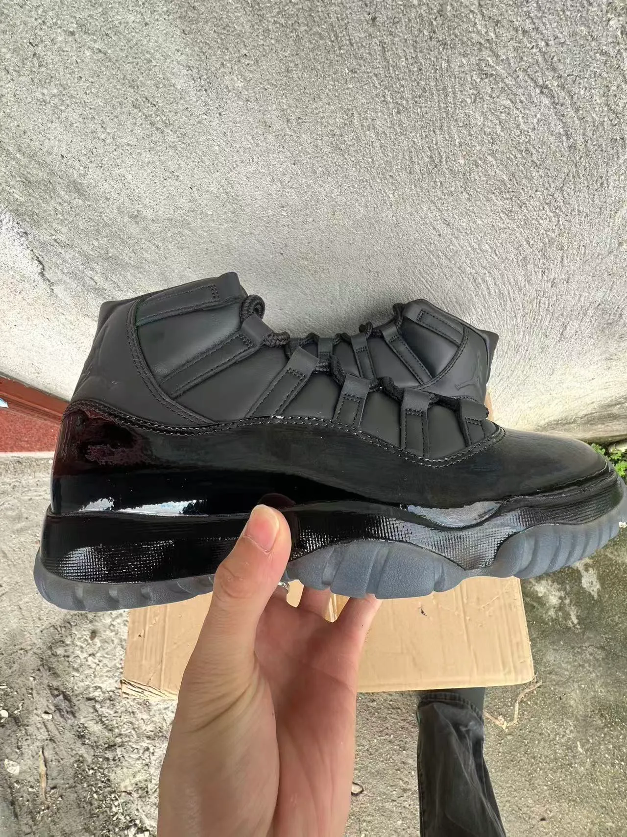 Air Jordan 11 Black Patent Leather Basketball Shoes 7
