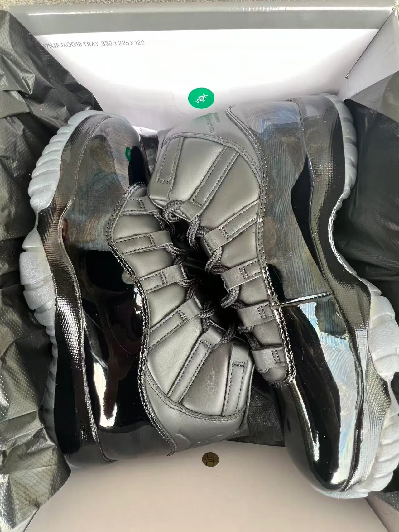 Air Jordan 11 Black Patent Leather Basketball Shoes 9