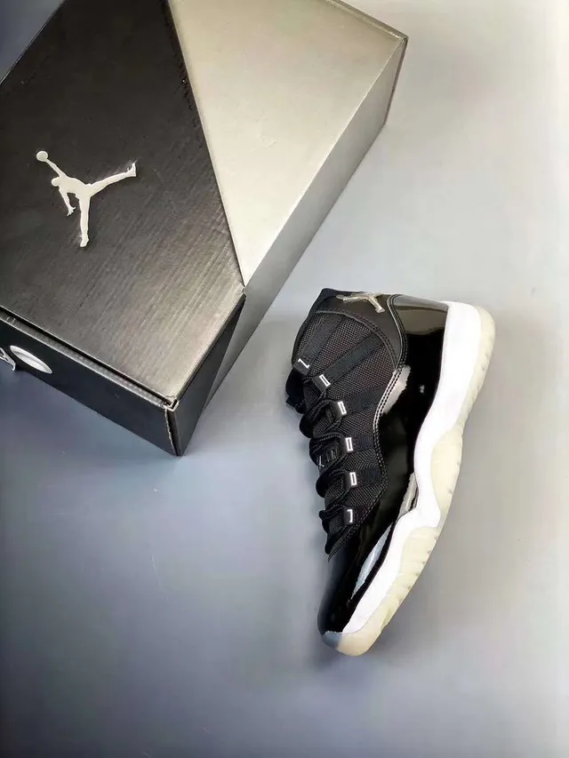 Air Jordan 11 Black Patent Leather Basketball Shoes 2