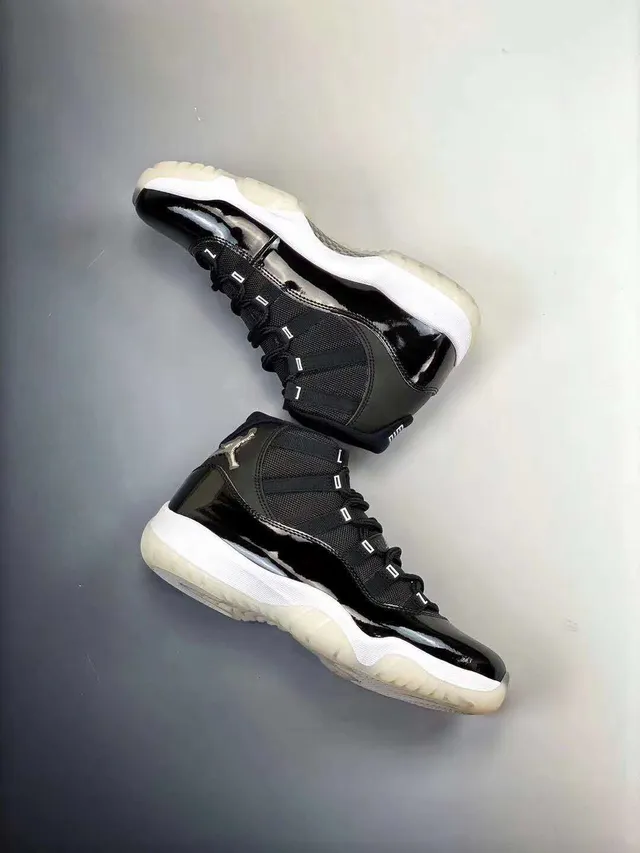 Air Jordan 11 Black Patent Leather Basketball Shoes 7