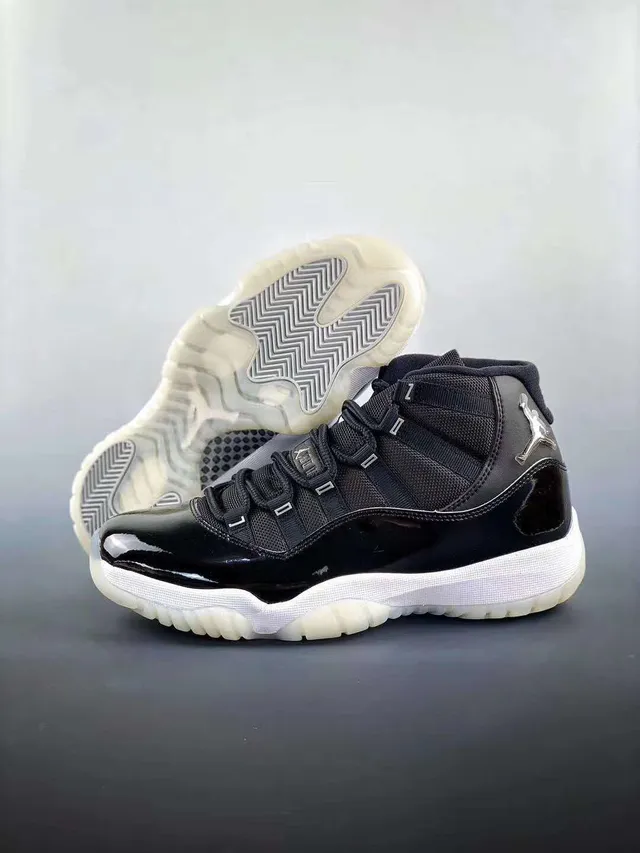Air Jordan 11 Black Patent Leather Basketball Shoes 9