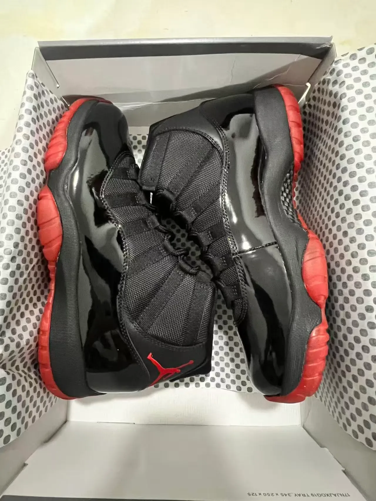 Air Jordan 11 Preto e Vermelho Couro Patentado Tênis de Basquete 9