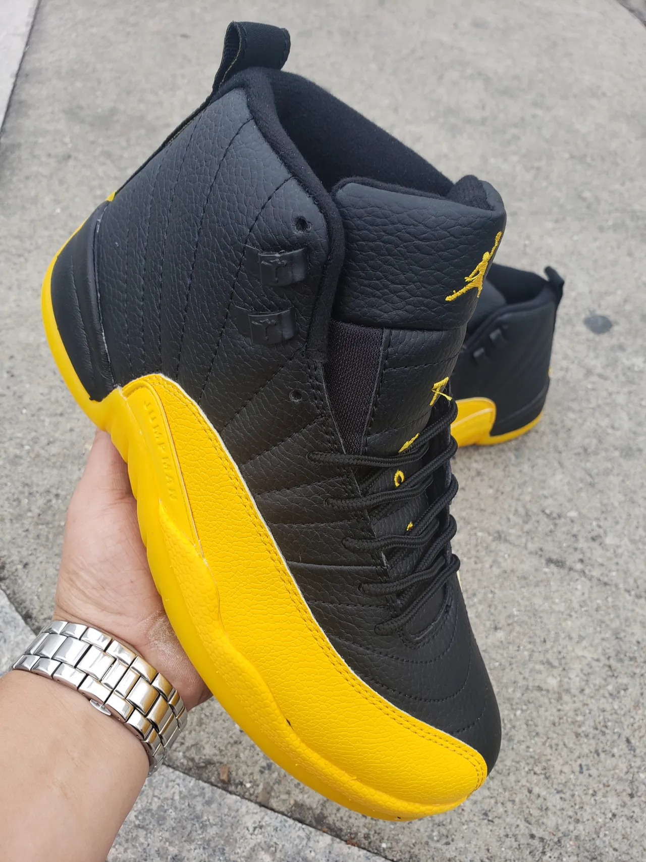Air Jordan 12 Black Yellow Basketball Shoes 2