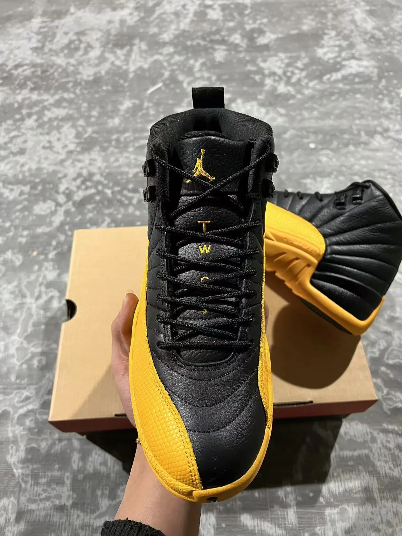 Air Jordan 12 Black Yellow Basketball Shoes 3