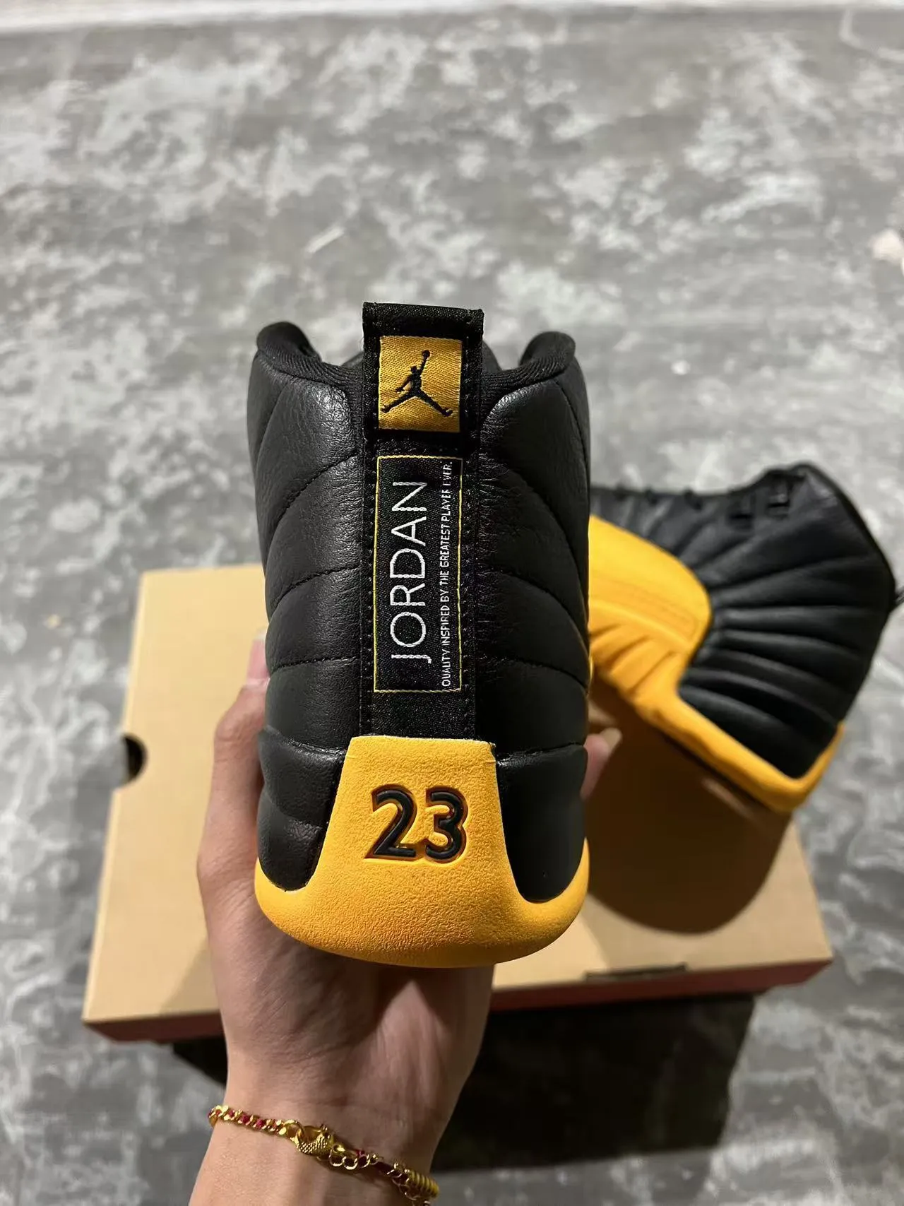 Air Jordan 12 Black Yellow Basketball Shoes 8