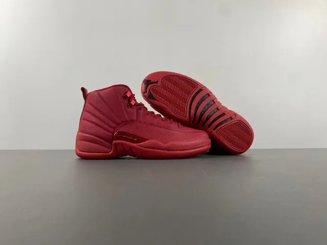 Air Jordan 12 Monochromatic Red Basketball Shoes 11