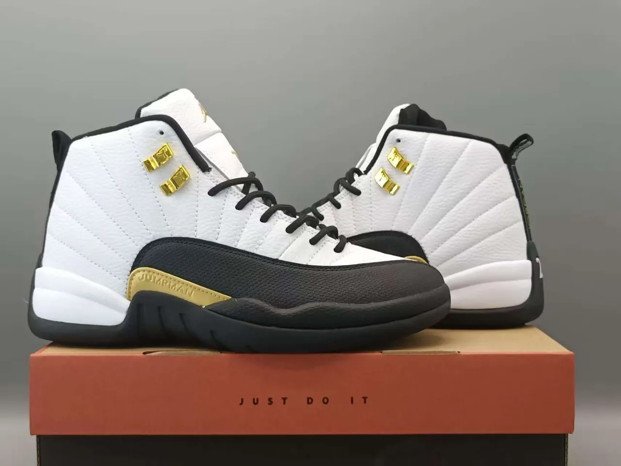 Air Jordan 12 White Black Gold Basketball Shoes 4