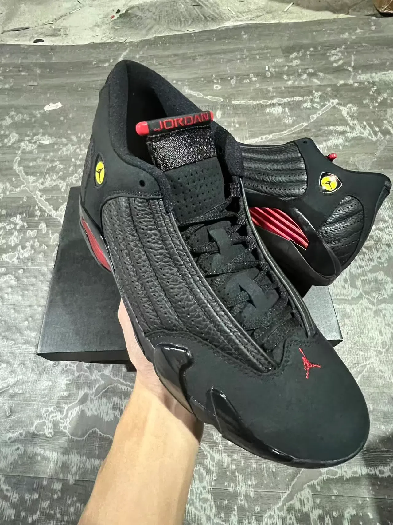Air Jordan 14 Noir Rouge Ferrari Collaboration Chaussures de Basketball 2