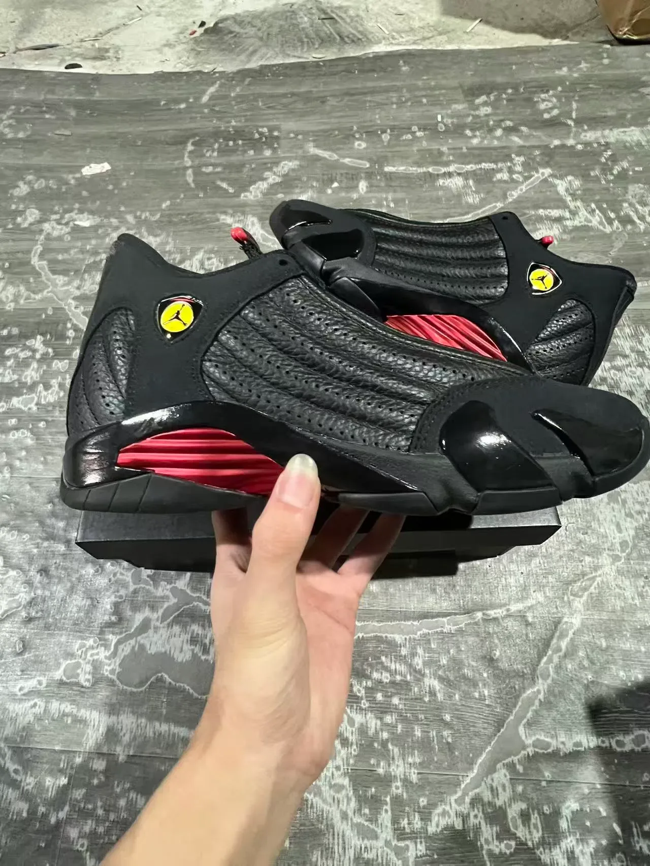 Air Jordan 14 Noir Rouge Ferrari Collaboration Chaussures de Basketball 7