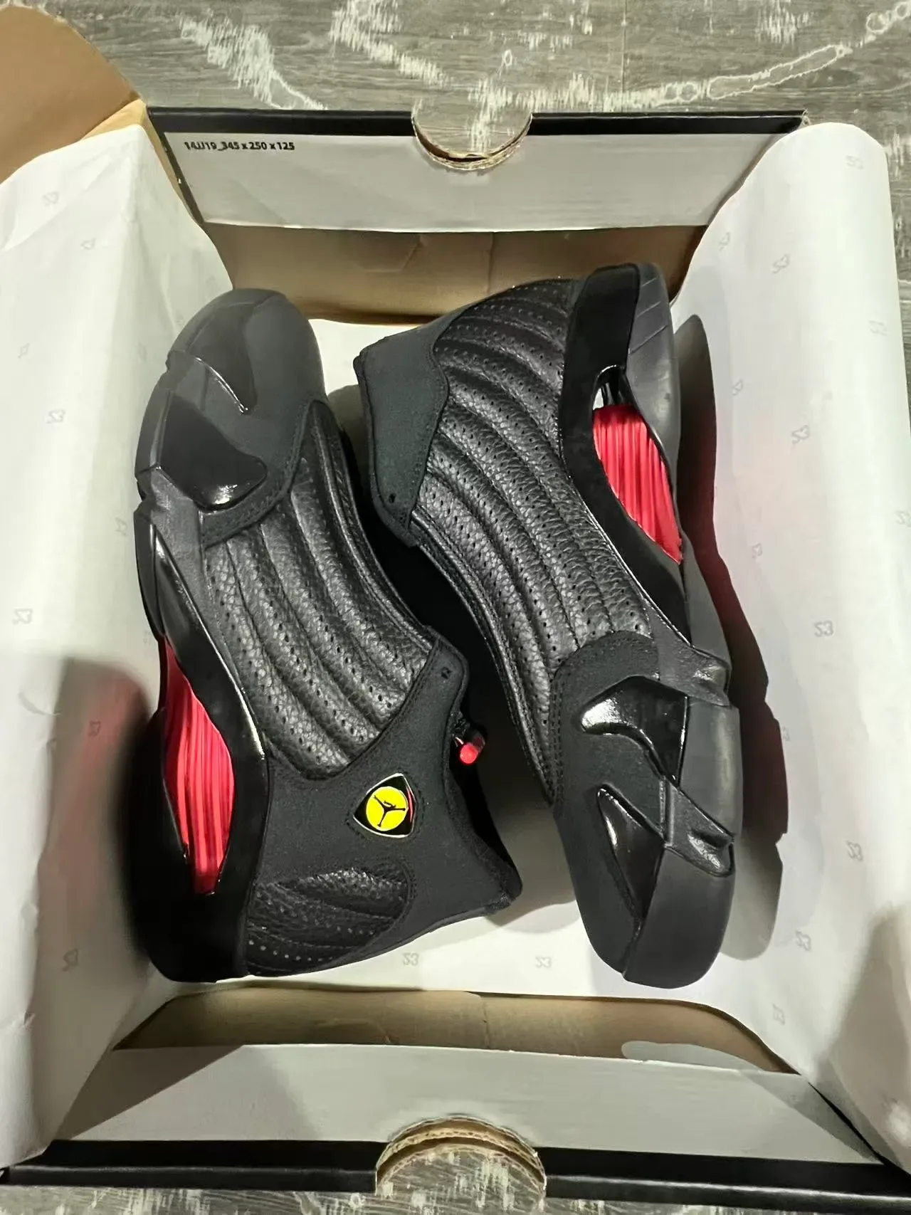 Air Jordan 14 Noir Rouge Ferrari Collaboration Chaussures de Basketball 9