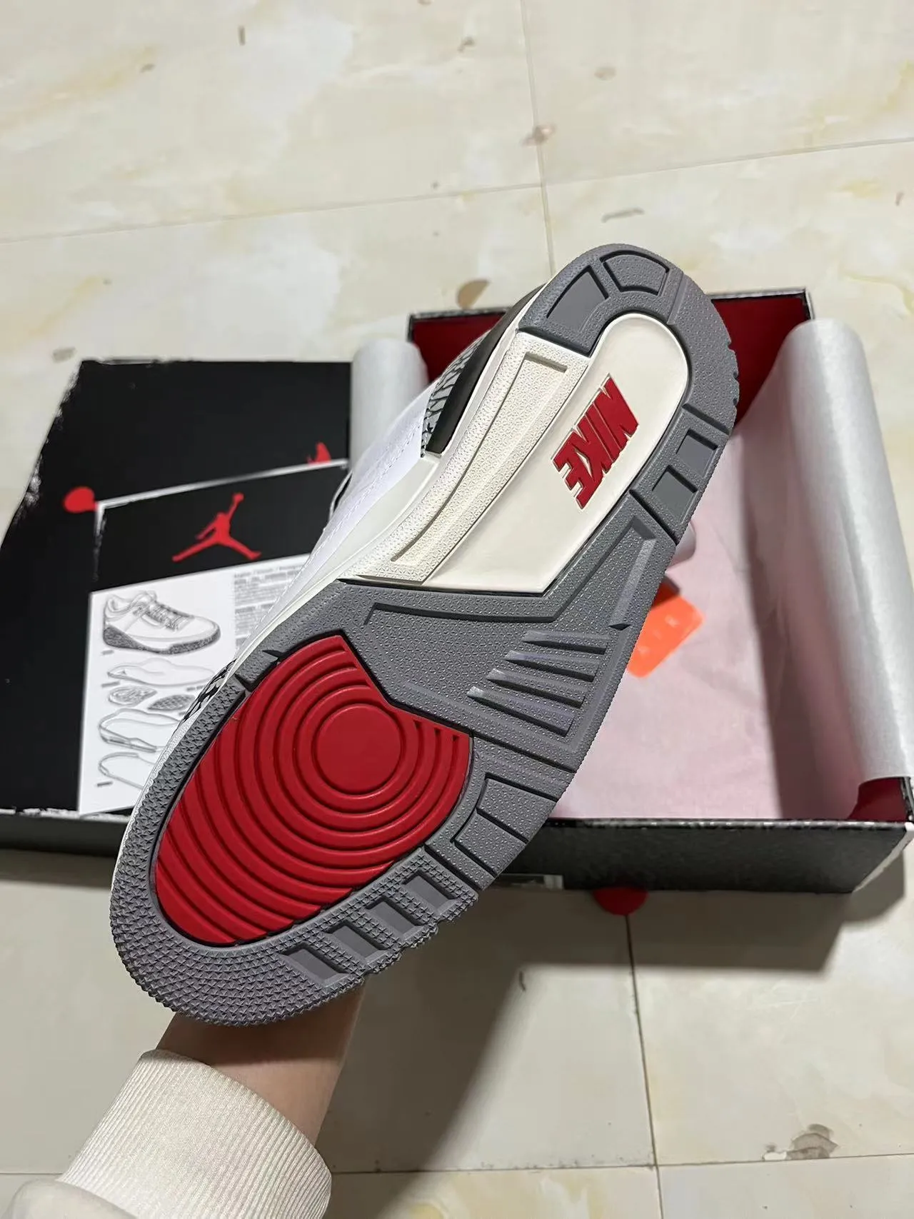 Air Jordan 3 Branco Preto Elefante Tênis de Basquete 5
