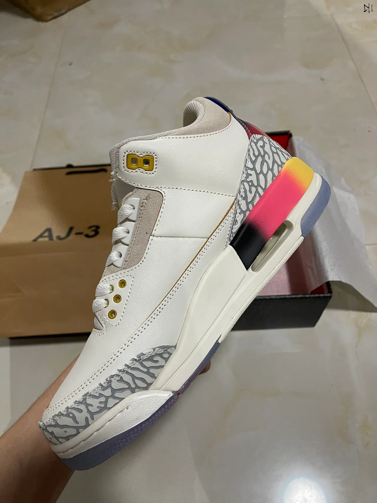 Air Jordan 3 White Elephant Print Gradient Heel Basketball Shoes 5