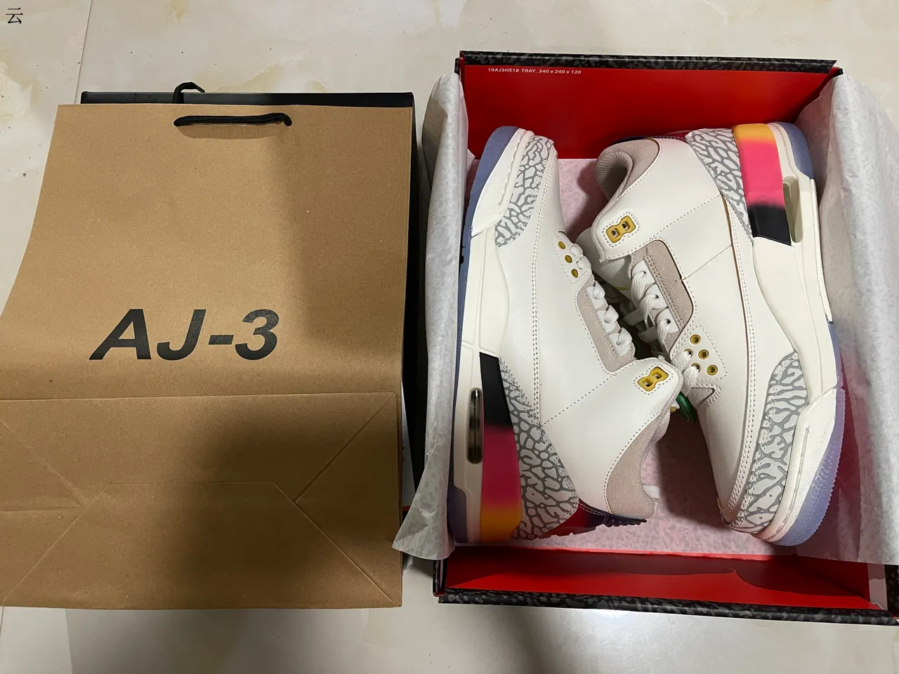 Air Jordan 3 White Elephant Print Gradient Heel Basketball Shoes 9