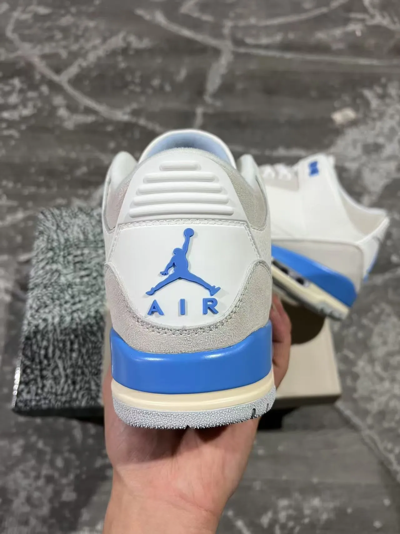 Tênis de basquete Air Jordan 3 branco cinza claro azul 8