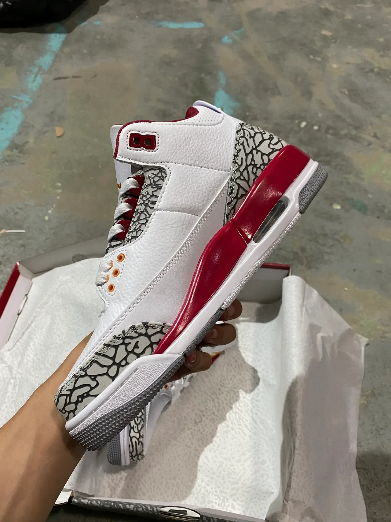 Air Jordan 3 Chaussures de Basketball Blanches University Red Imprimé Éléphant 4