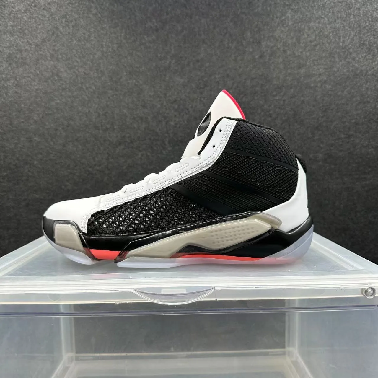 Chaussures de basketball montantes à tige en mesh Air Jordan 38 Noir et Rouge 2