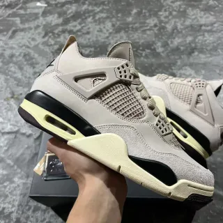 Air Jordan 4 Beige Cream Black 篮球鞋