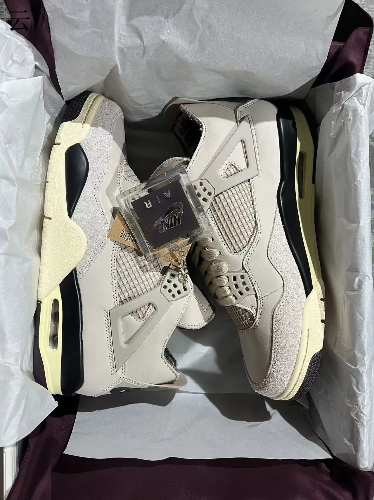 Air Jordan 4 Beige Cream Black sapatos de basquete 9