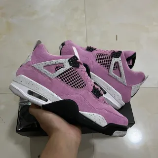 Air Jordan 4 粉色麂皮斑点白色篮球鞋
