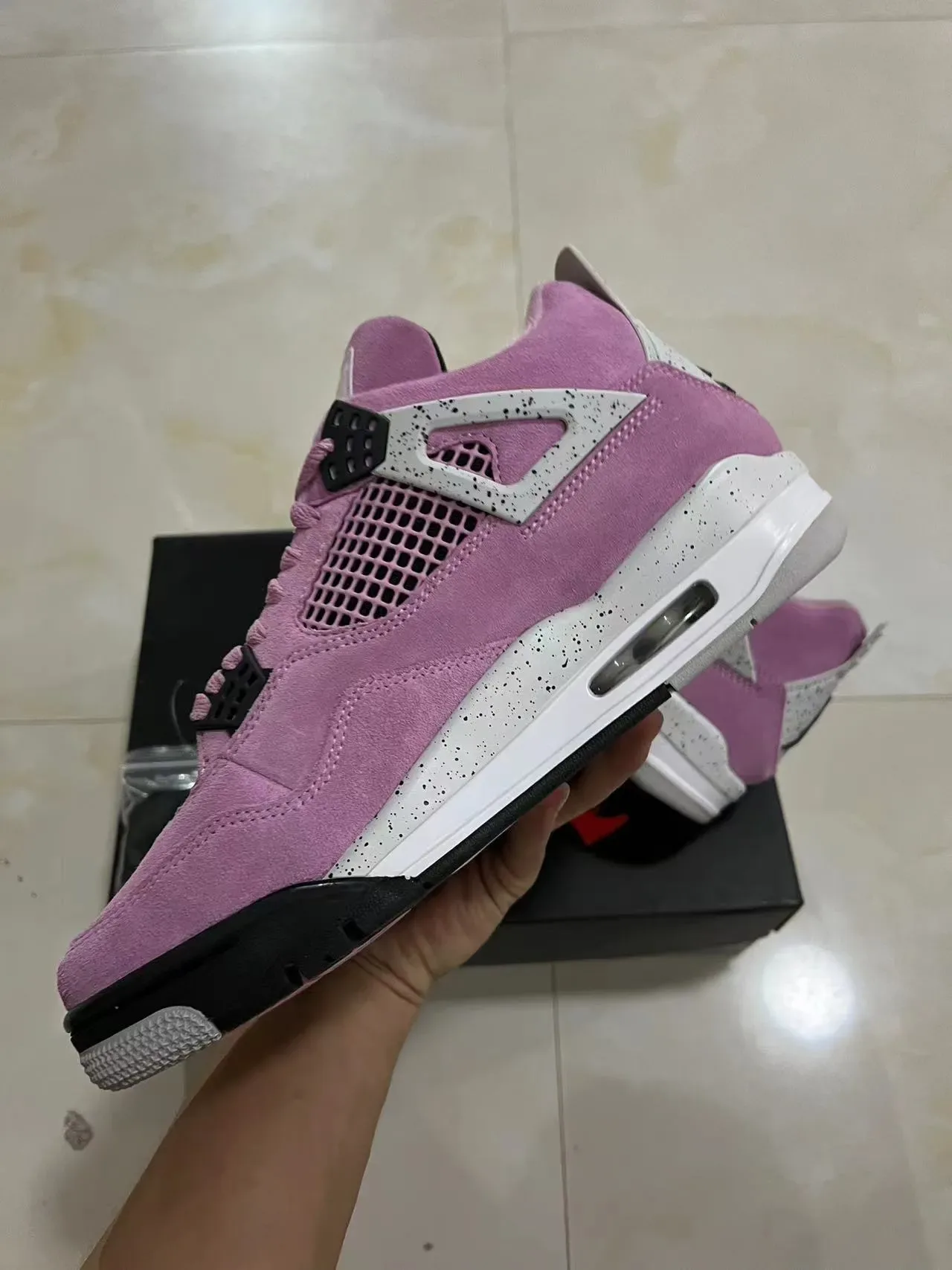 Air Jordan 4 Chaussures de Basket en Daim Rose avec Taches Blanches 5