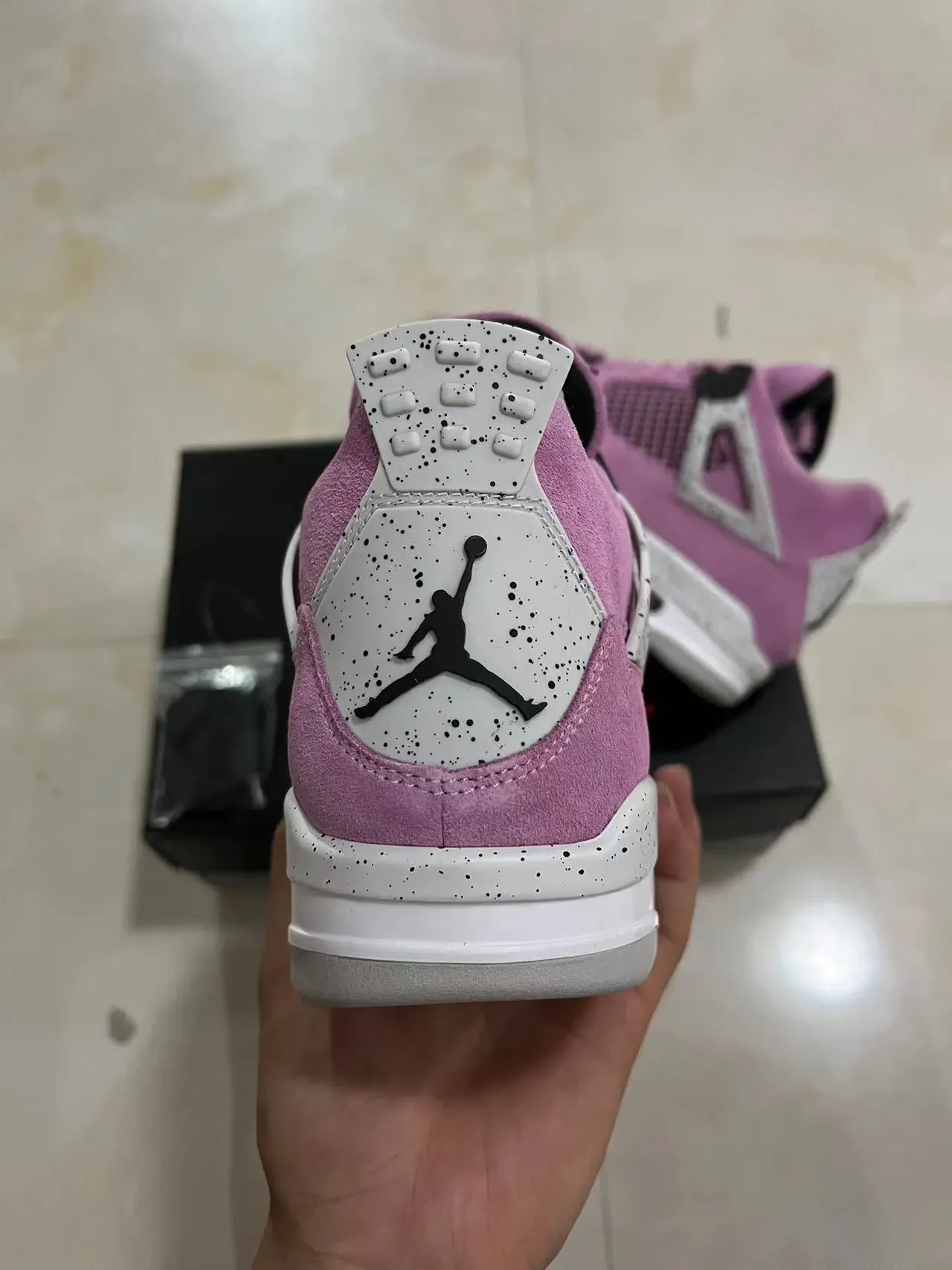 Air Jordan 4 Chaussures de Basket en Daim Rose avec Taches Blanches 8