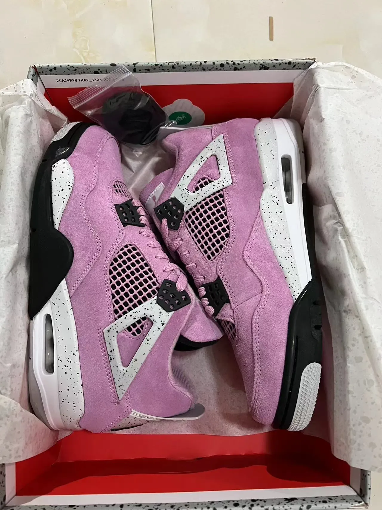 Air Jordan 4 Chaussures de Basket en Daim Rose avec Taches Blanches 9