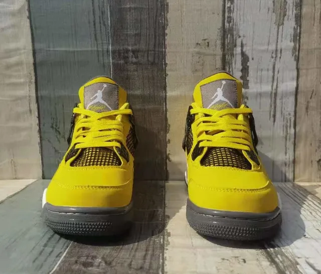 Chaussures de basketball Air Jordan 4 jaunes 4