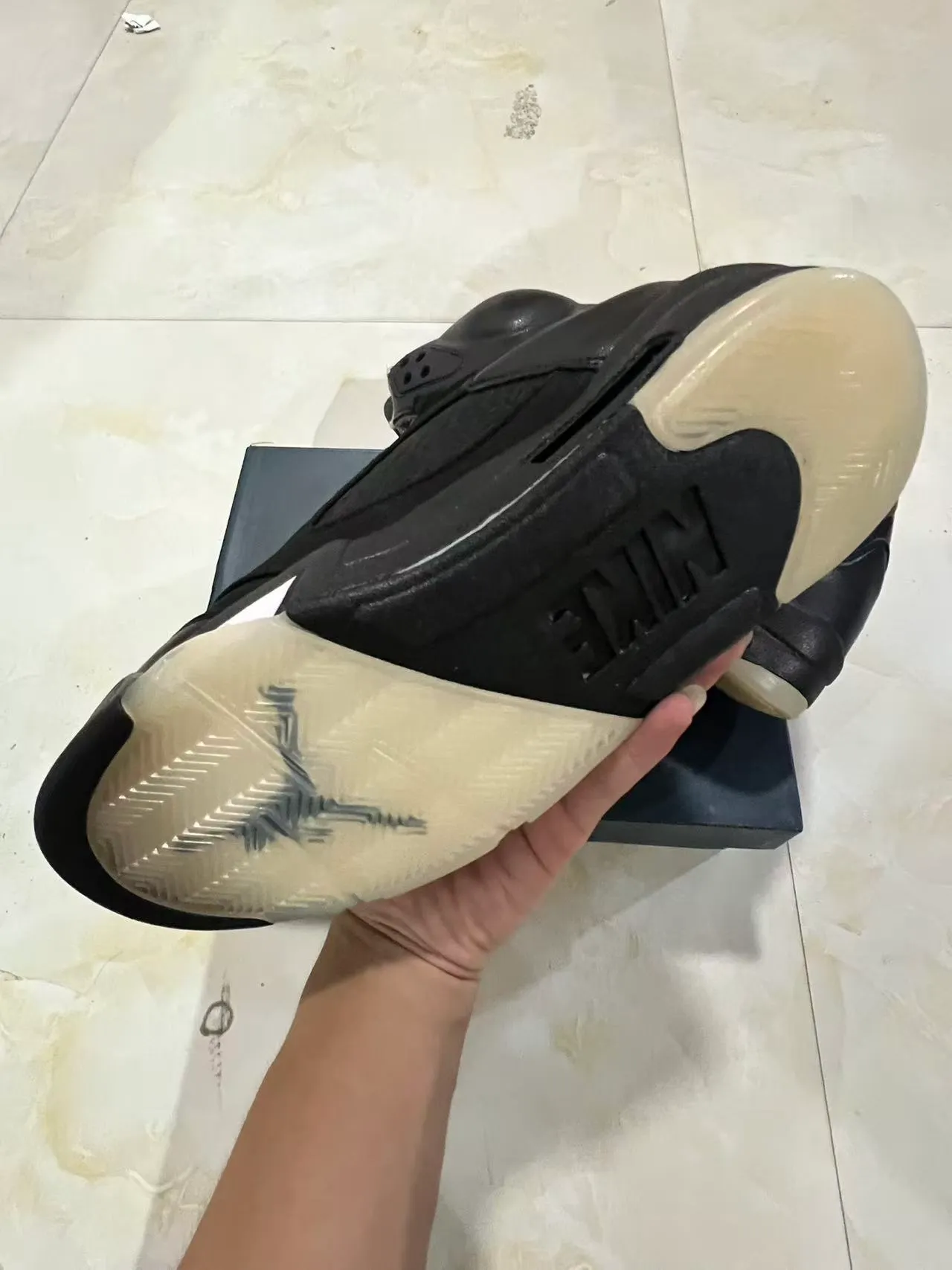 Air Jordan 5 Black White Lightning Bolt Basketball Shoes 6
